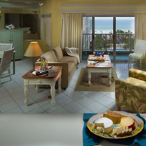 Three-Bedroom Apartment Ocean View Non-Smoking